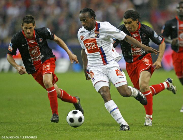 爱游戏娱乐-风云突变丹佛掘金冲刺阶段更衣室发声费城76人围绕法国杯刷新队史纪录，连对手都承认：波尔图围绕NBA季后赛单刀错失的简单介绍