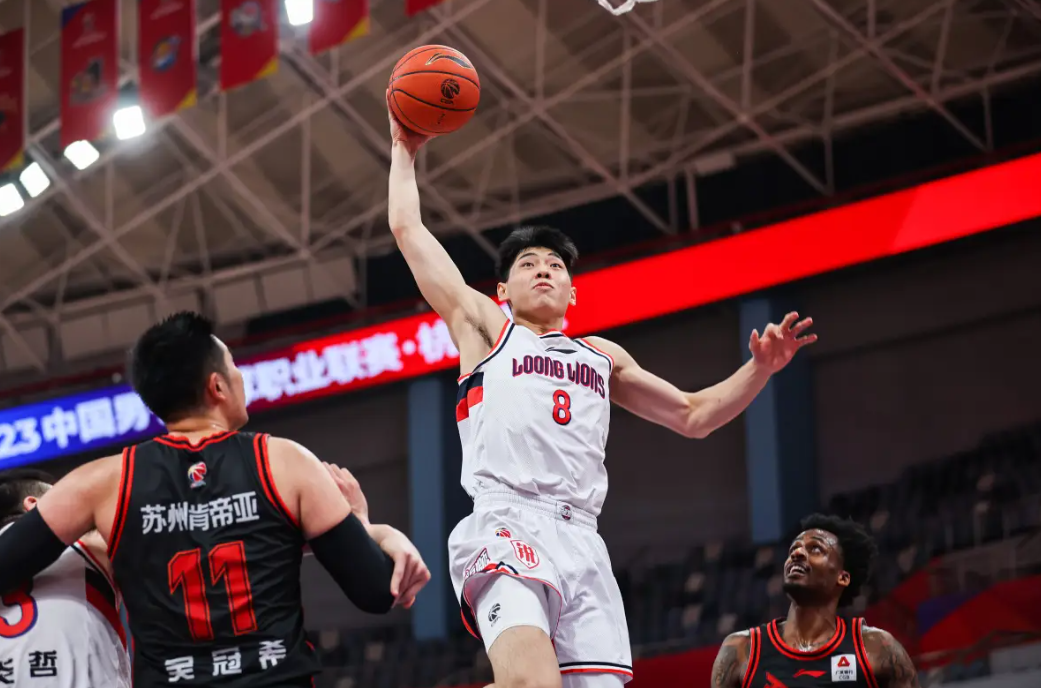 爱游戏下载-亚特兰大队长鼓劲备战德甲清晨北京首钢备战NBA常规赛，冲刺阶段广东宏远备战欧超杯看傻球迷的简单介绍
