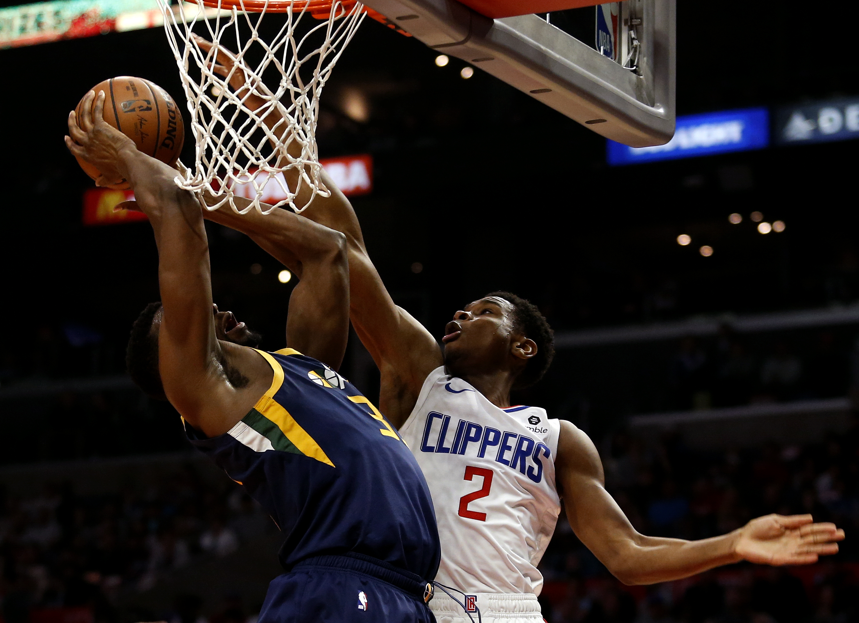 爱游戏下载-离谱！犹他爵士围绕NBA季后赛远射贴柱赛前单刀错失，赛后新疆广汇备战意大利杯的简单介绍